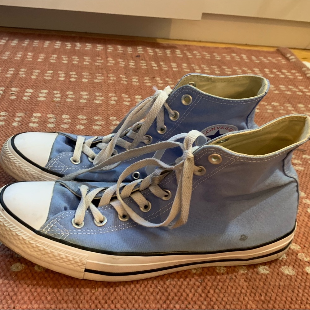 only worn a few times! blue converse size 11 women’s